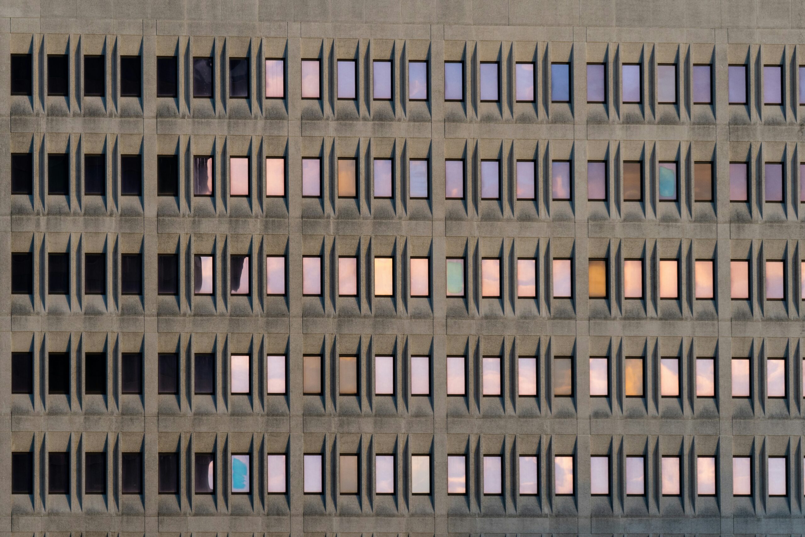 A very tall building with lots of windows